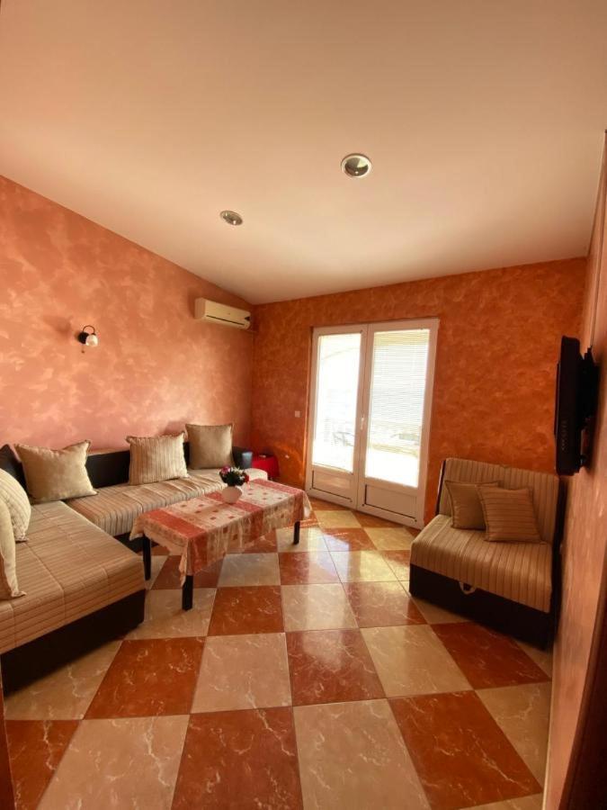 Apartmani Luksic Сутоморе Екстериор снимка