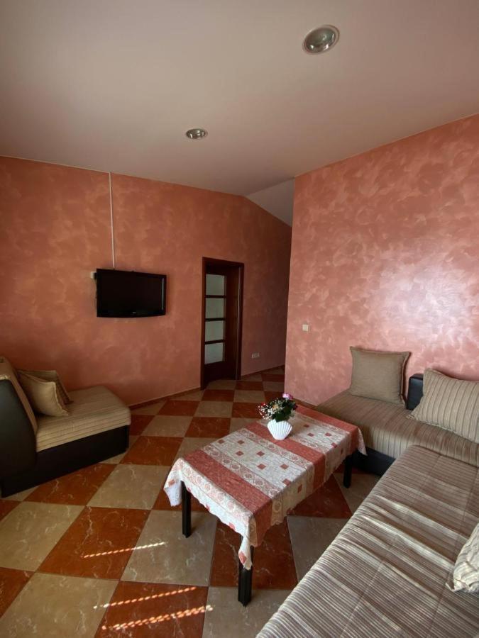 Apartmani Luksic Сутоморе Екстериор снимка